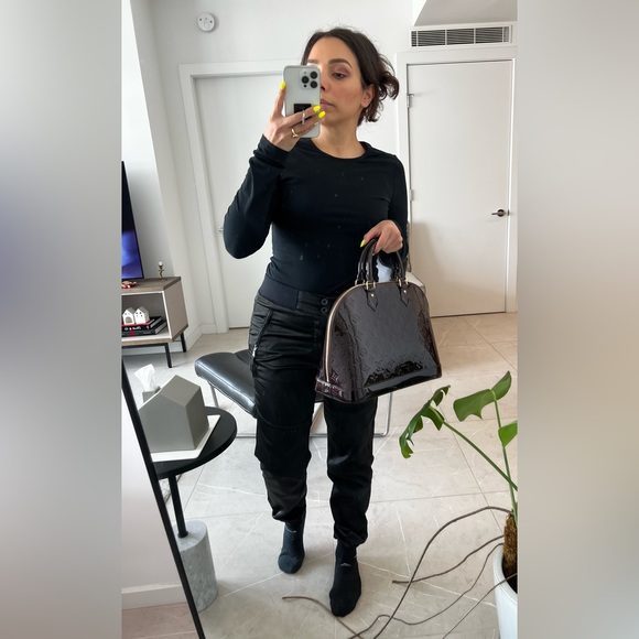 Louis Vuitton alma MM in excellent condition - color Vernis Amarante - Picture 11 of 14